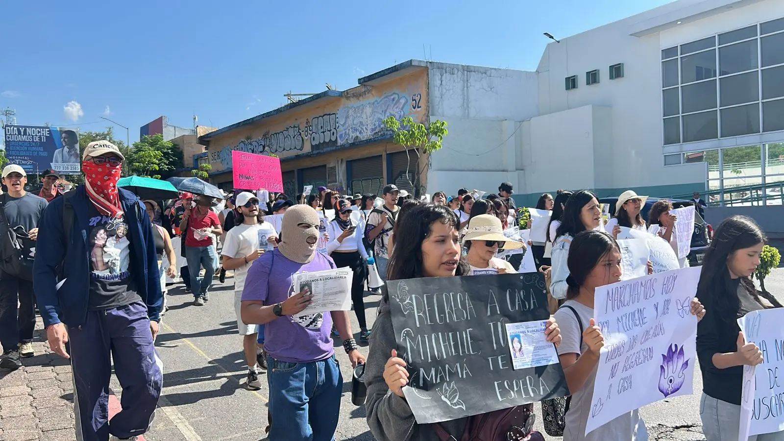 Michelle, vuelve a casa!”; familia toma las calles para exigir su ...